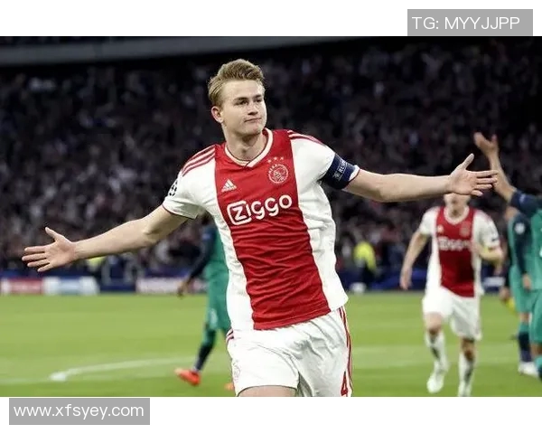 德里赫特现身慈善晚宴，慷慨捐款助力关爱项目蓬勃发展