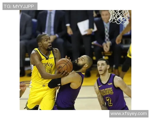 勇士主场力克湖人，西部巅峰之战再掀波澜